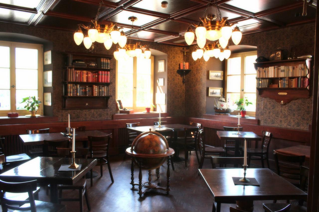 Schiff Hotel
