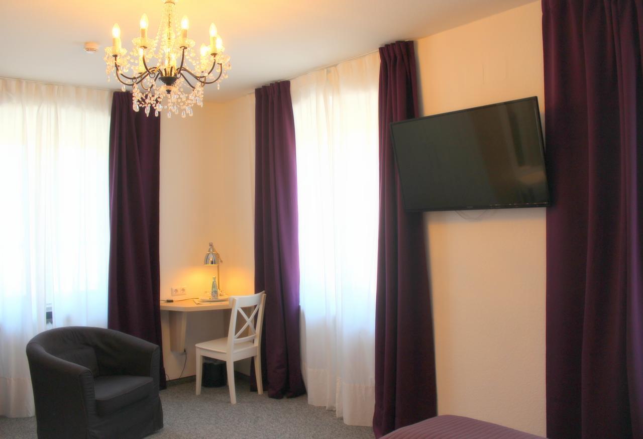 Schiff Hotel