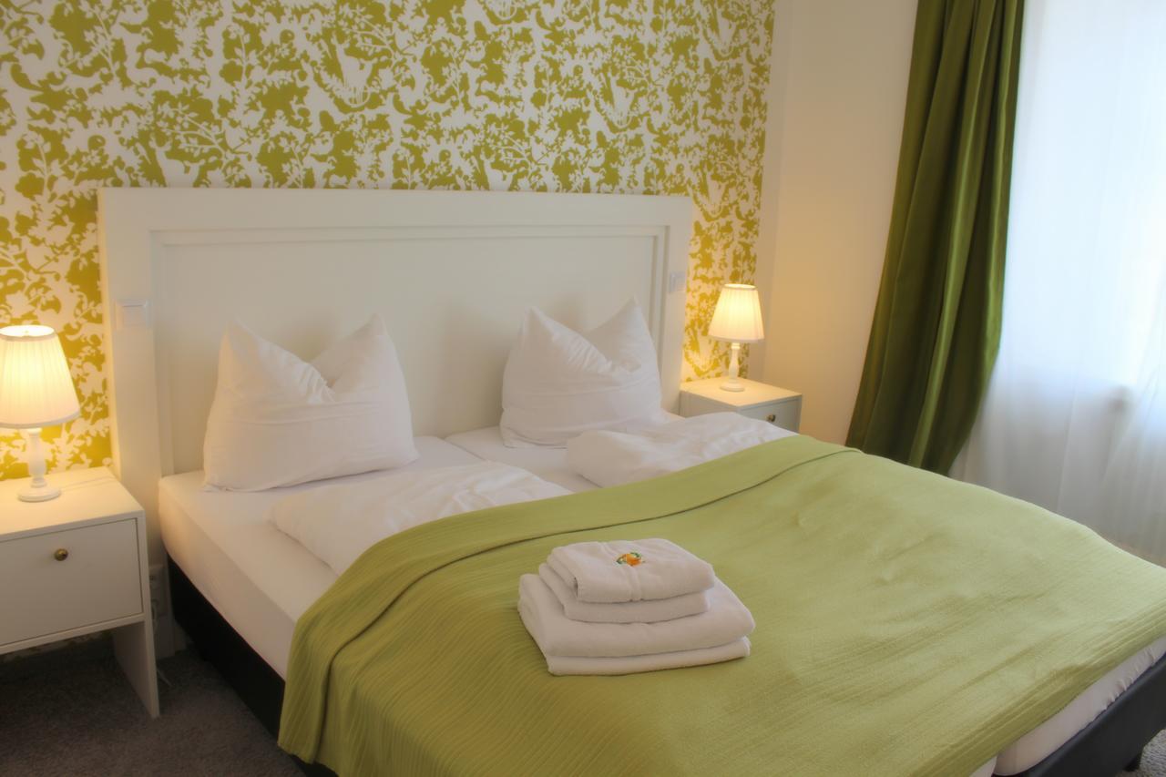 Schiff Hotel 2*