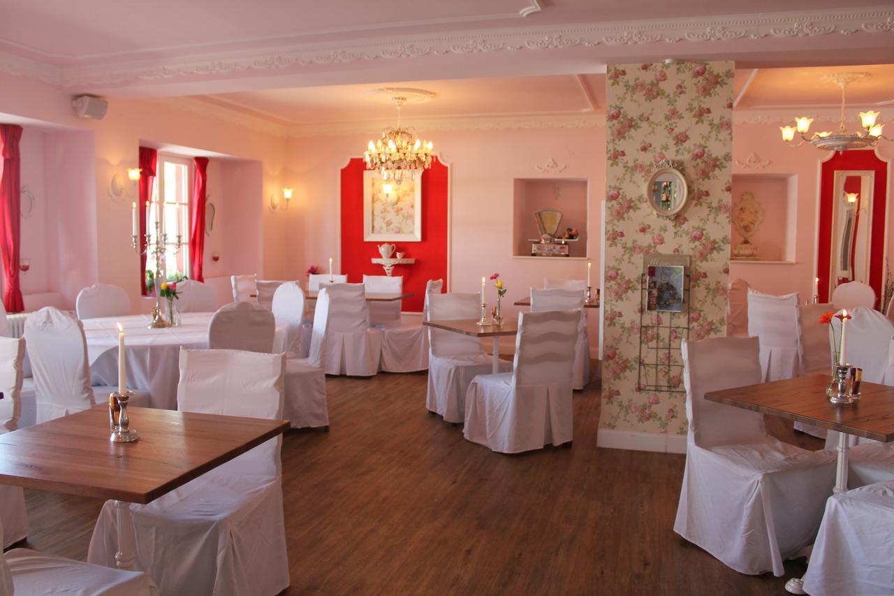 Schiff Hotel